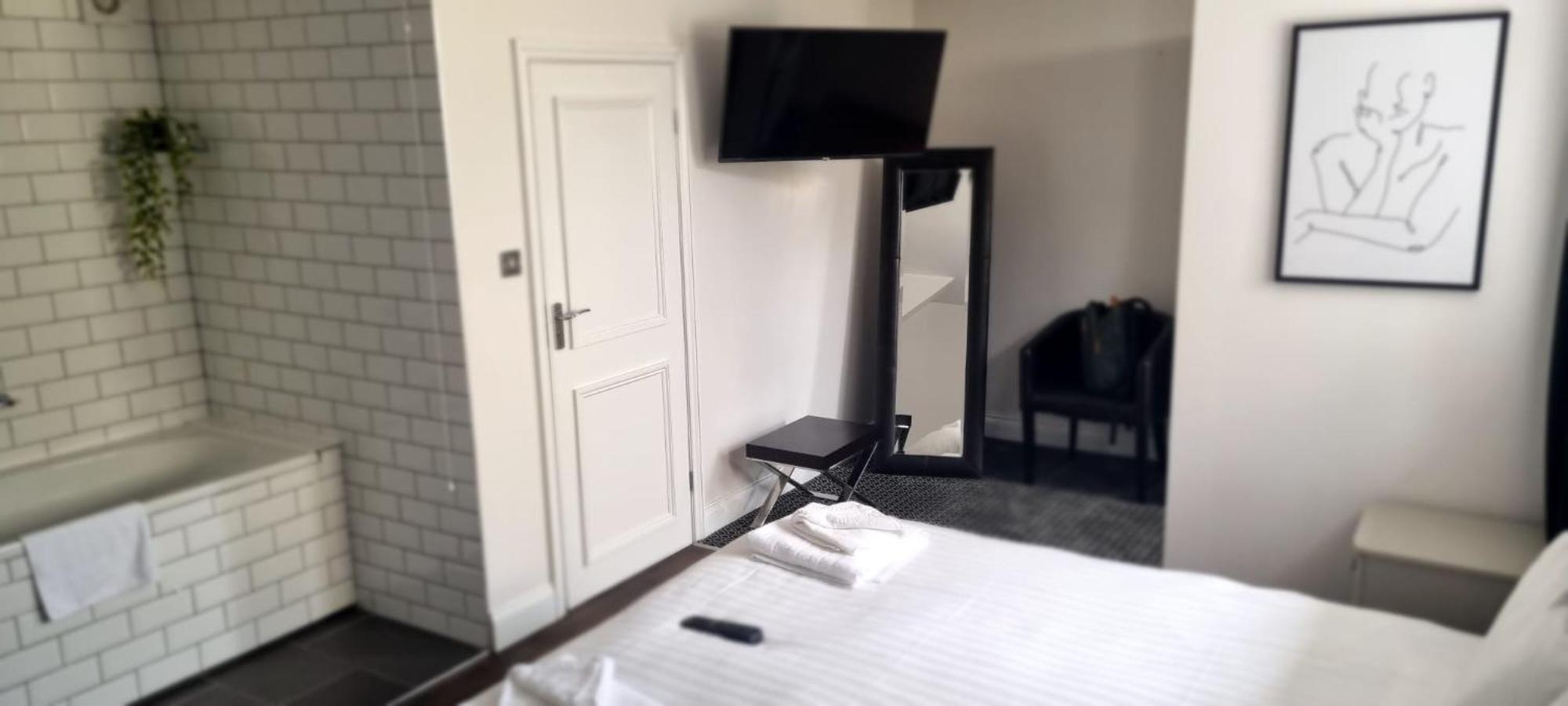 The Riverside House Hotel Mildenhall Luaran gambar